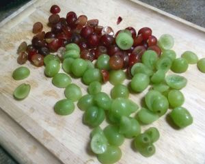 Slicing Grapes 021